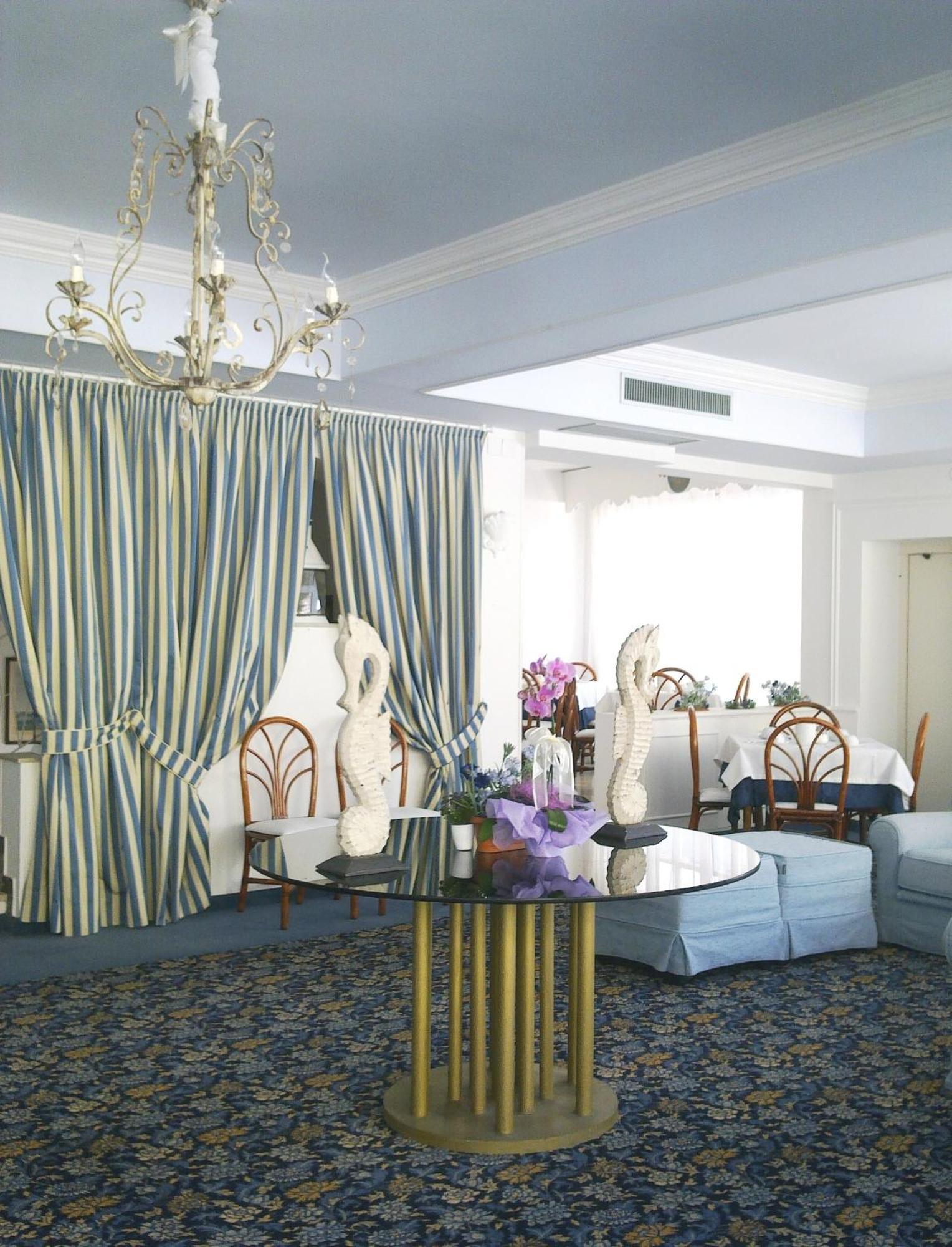 Hotel Maremonti Gabicce Mare Beltér fotó