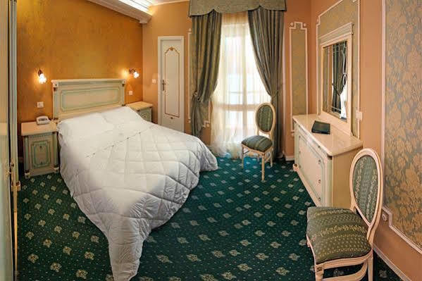 Hotel Maremonti Gabicce Mare Kültér fotó